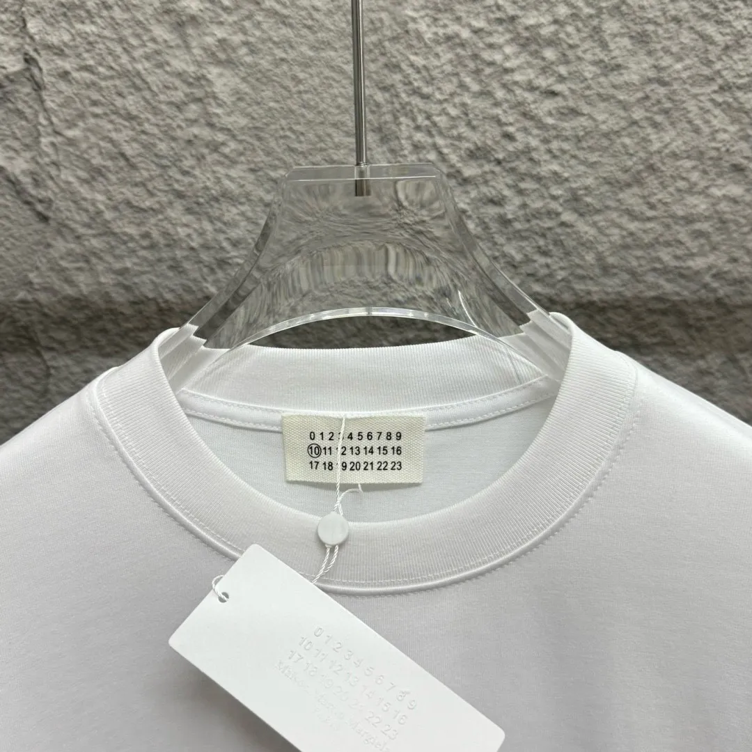 MM 6 * 2025 New Arrival T 300 Same Style ：Black White Size： S （90-130 ） M （120-150 ） L （140-165 ） XL （160-180 ） XXL （180-210 ）